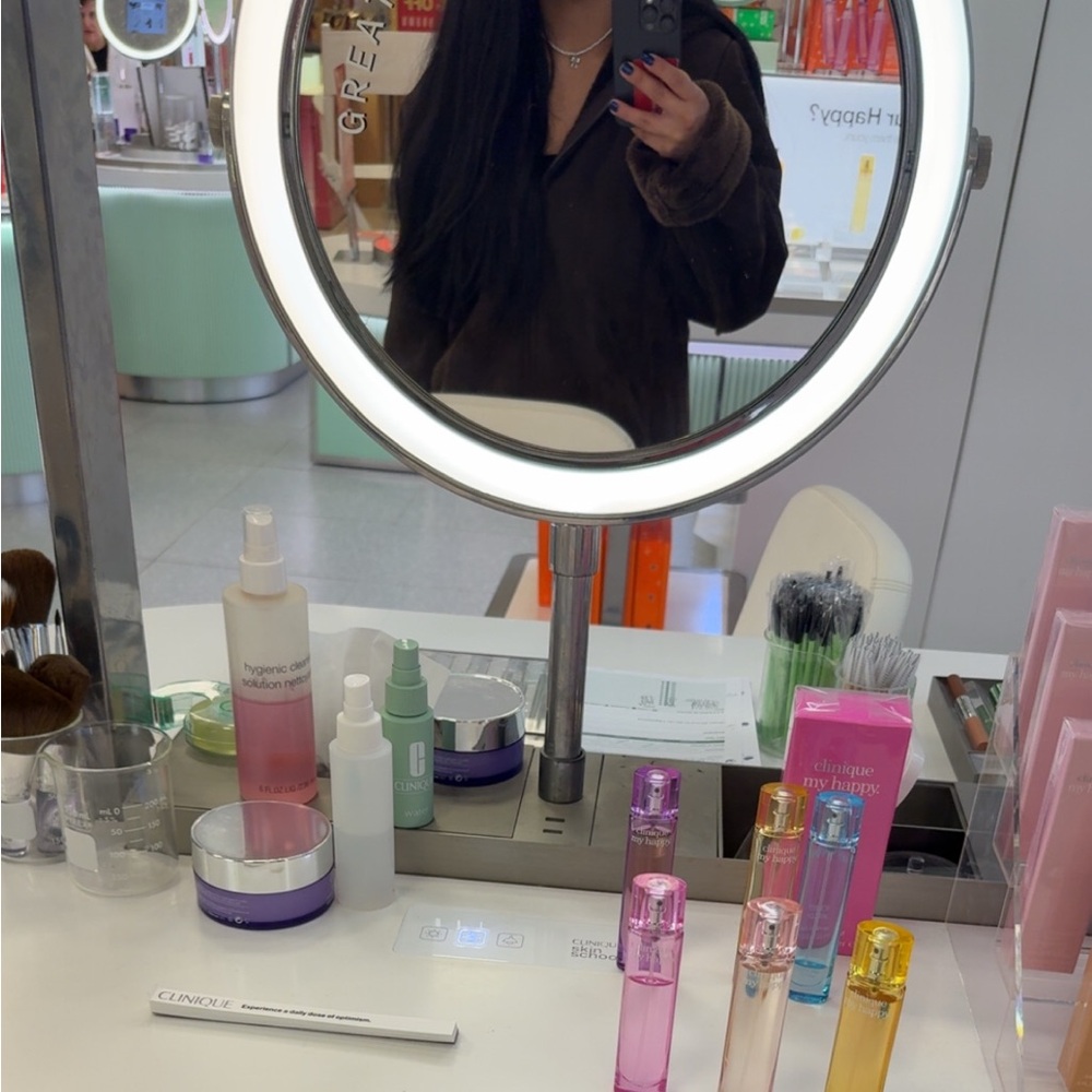 Meet your Posher, Ileana